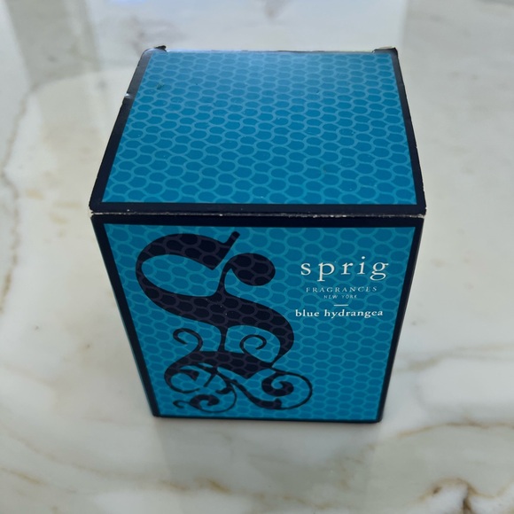 NEST SPRIG BLUE HYDRANGEA CANDLE NIB! - Picture 7 of 12
